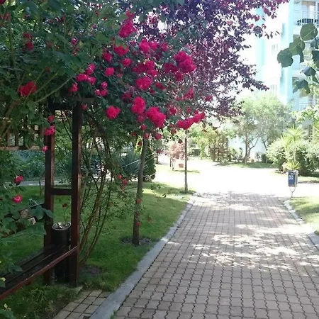 Yassen Vip Апартаменты *